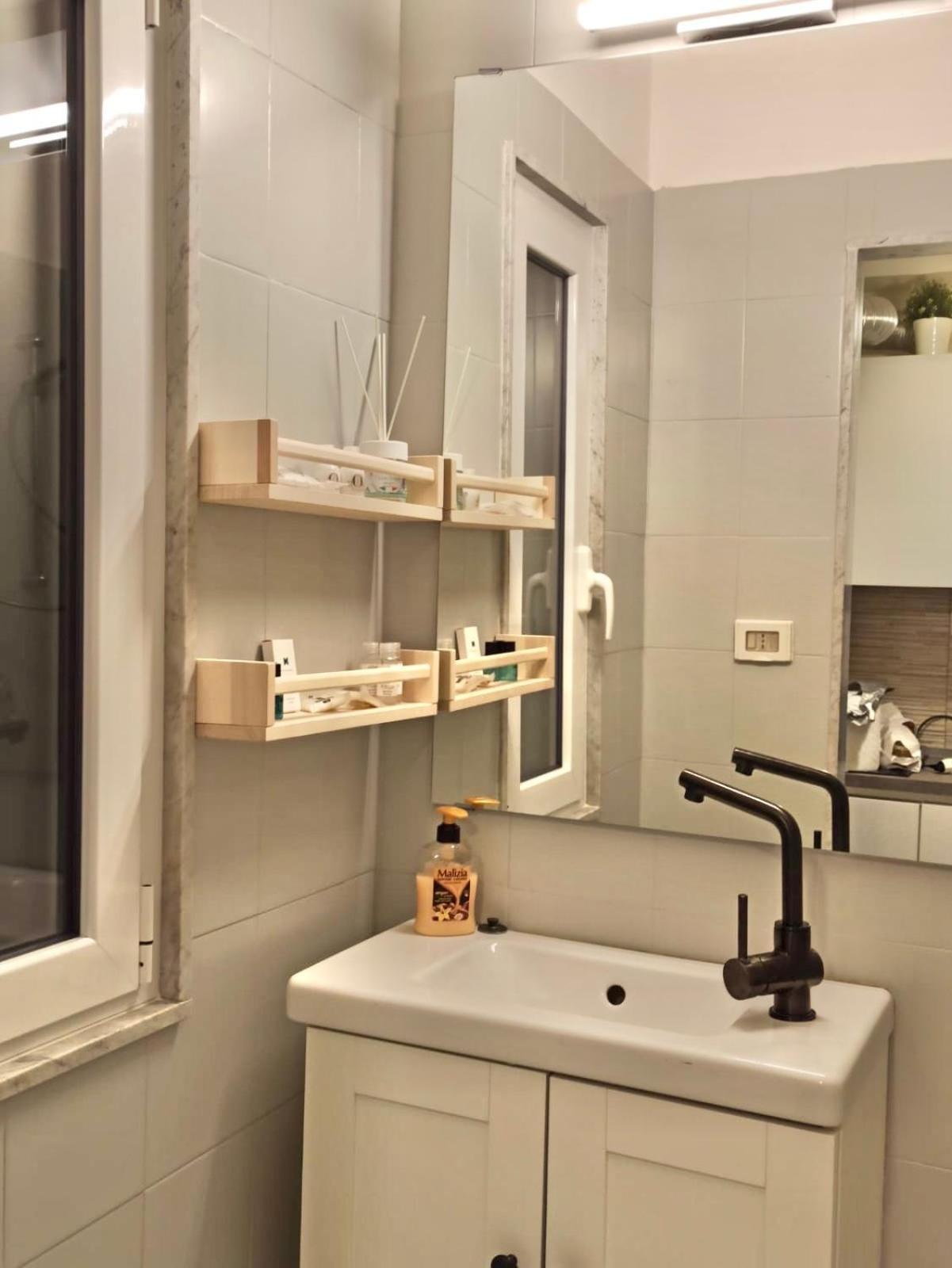 Attic8 Apartment บารี ภายนอก รูปภาพ